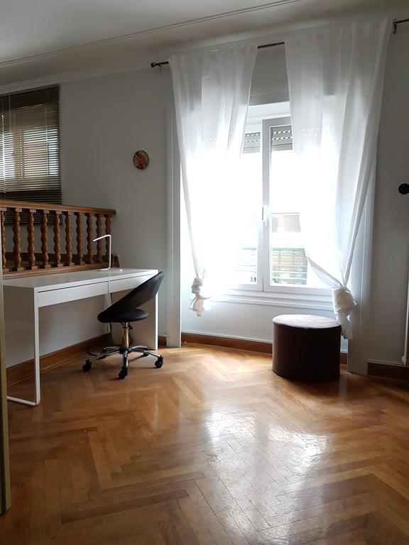 Apartmán Errathens Pine Red And Taupe - Athens Center Exteriér fotografie