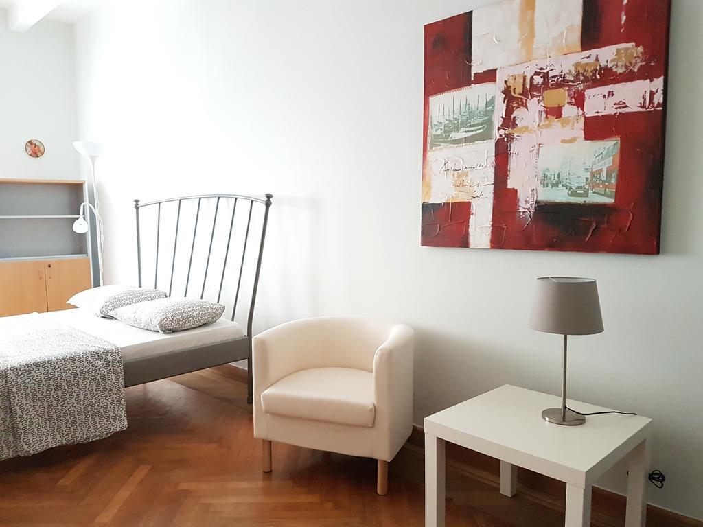 Apartmán Errathens Pine Red And Taupe - Athens Center Exteriér fotografie