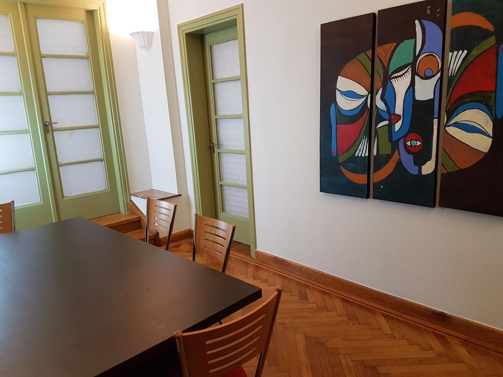 Apartmán Errathens Pine Red And Taupe - Athens Center Exteriér fotografie