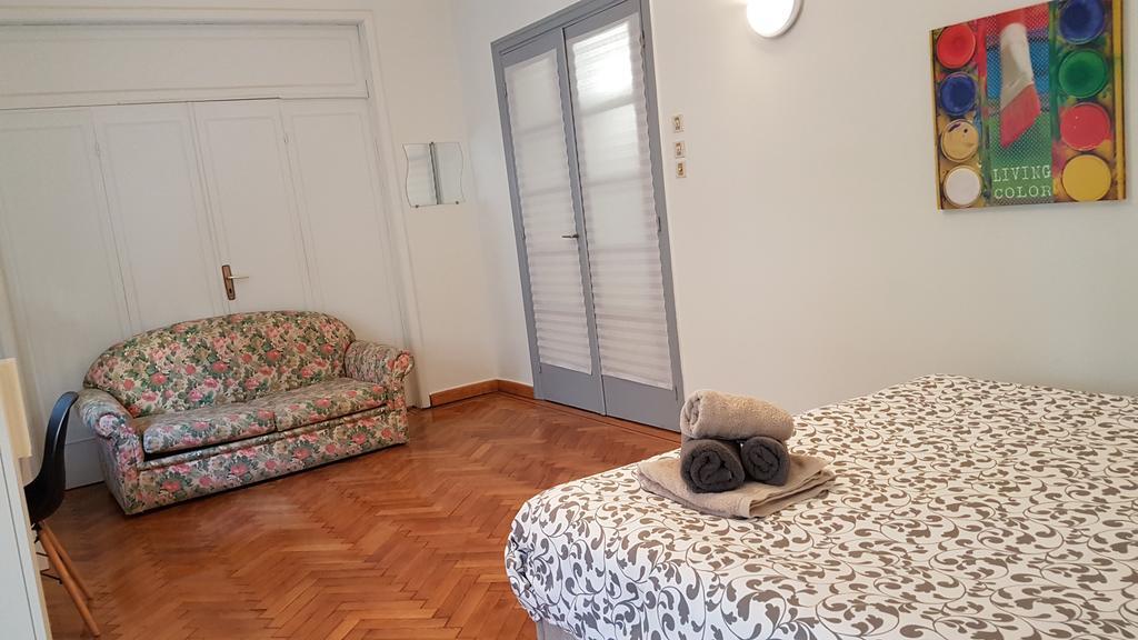 Apartmán Errathens Pine Red And Taupe - Athens Center Exteriér fotografie