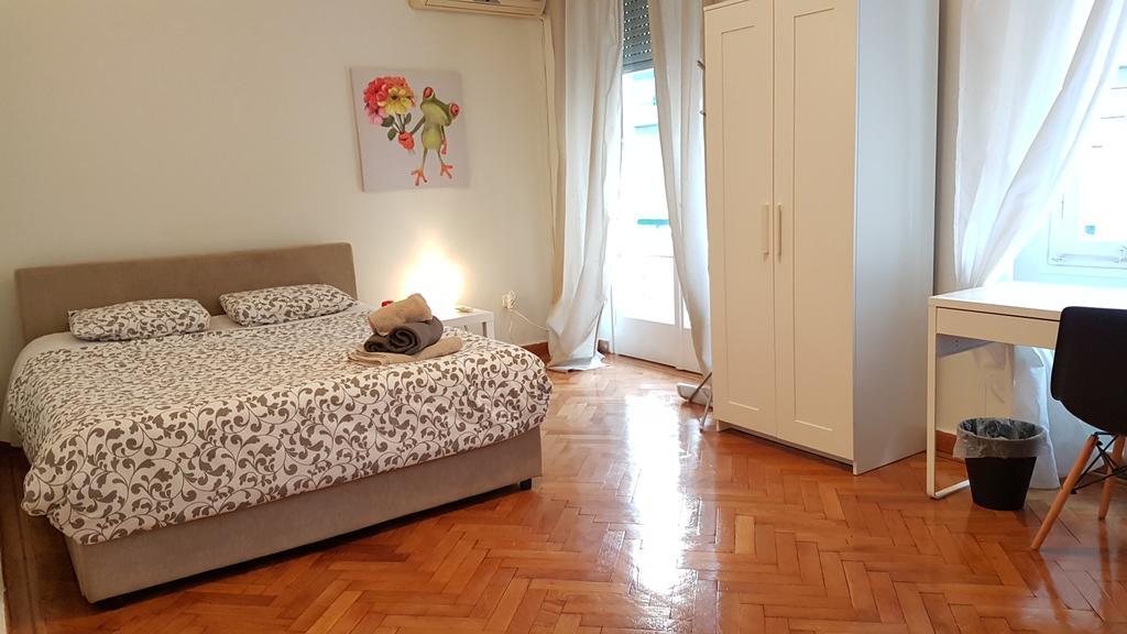 Apartmán Errathens Pine Red And Taupe - Athens Center Exteriér fotografie