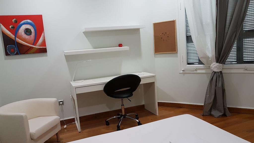 Apartmán Errathens Pine Red And Taupe - Athens Center Exteriér fotografie