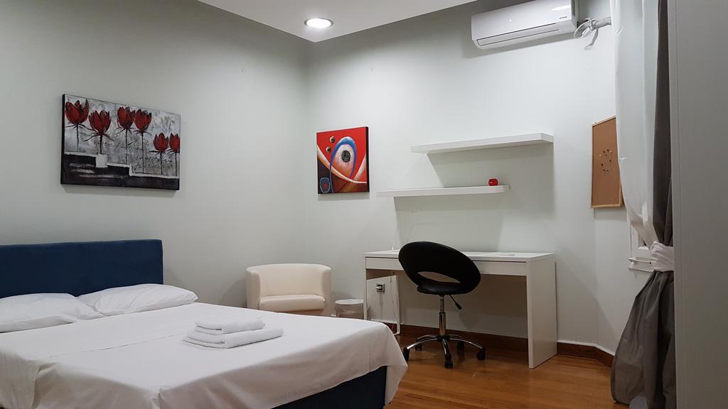 Apartmán Errathens Pine Red And Taupe - Athens Center Exteriér fotografie