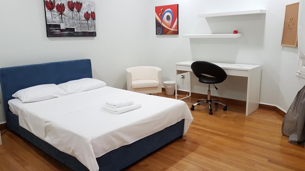 Apartmán Errathens Pine Red And Taupe - Athens Center Exteriér fotografie